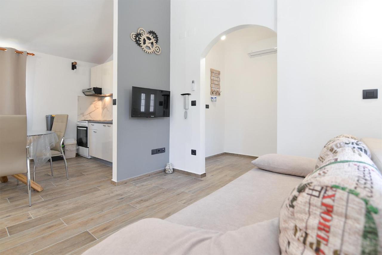 Apartments Elizabeta 1701 Fazana Ngoại thất bức ảnh